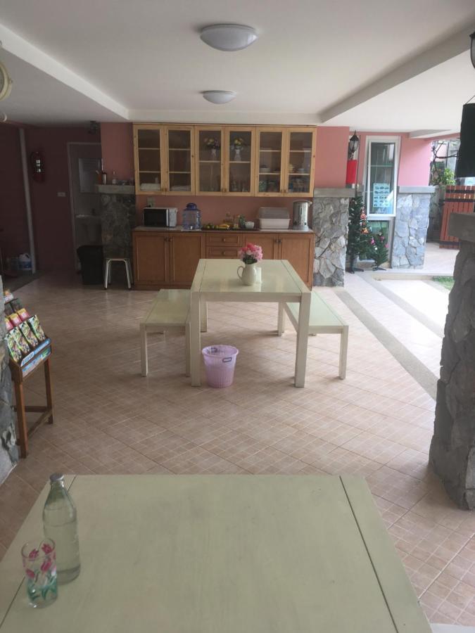 Triple Palms House Nhà khách Chiang Mai